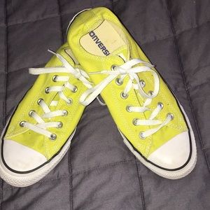 A mustard yellow great condition converse.